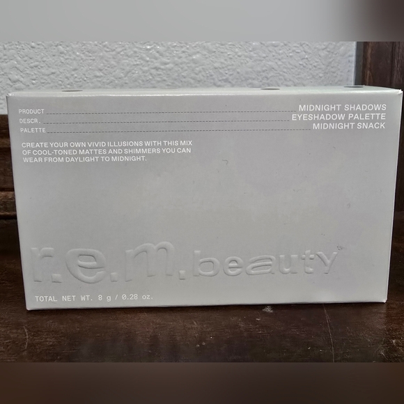 R.E.M. Beauty Midnight Shadows Eyeshadow Palette MIDNIGHT SNACK 8g / 0.28 oz NIB - Picture 2 of 6